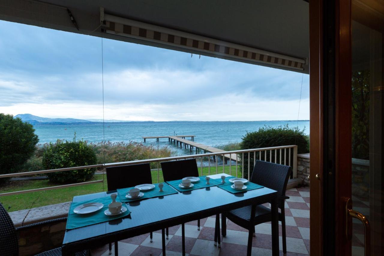 Lake Front Luxury Suites (Adults Only) Sirmione Exterior foto