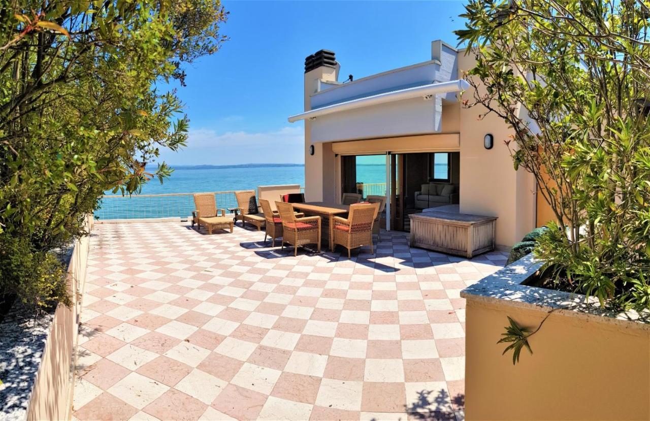 Lake Front Luxury Suites (Adults Only) Sirmione Exterior foto