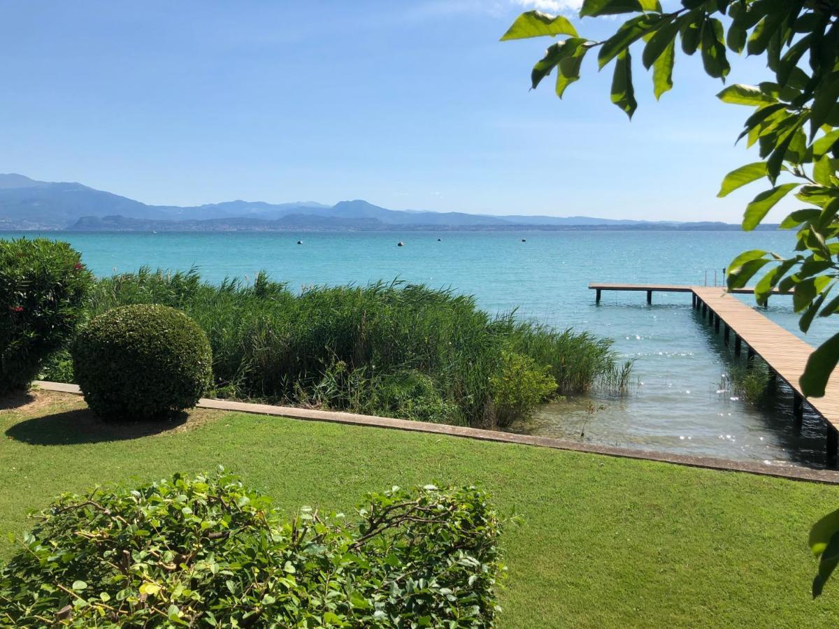 Lake Front Luxury Suites (Adults Only) Sirmione Exterior foto