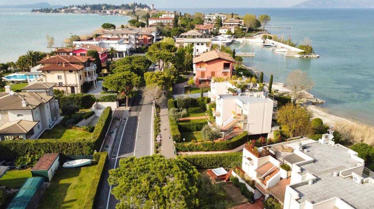 Lake Front Luxury Suites (Adults Only) Sirmione Exterior foto